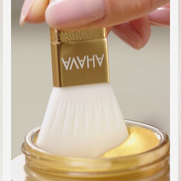 New AHAVA 24K Gold Mineral Mud Mask - Picture 10 of 12